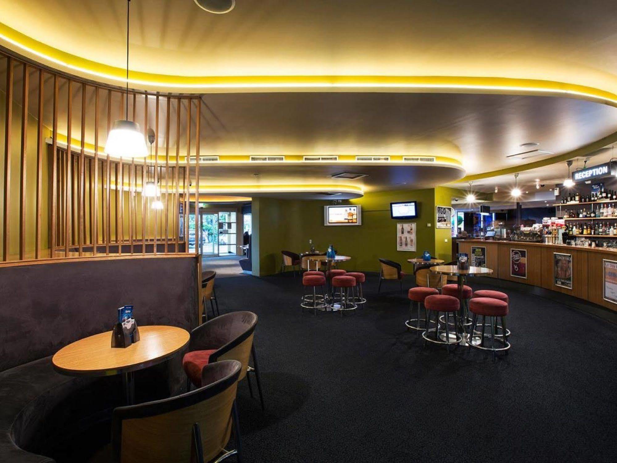 Nightcap At Carlyle Hotel Derwent Park Exterior photo