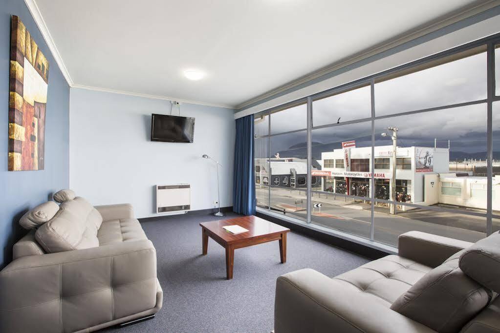Nightcap At Carlyle Hotel Derwent Park Exterior photo